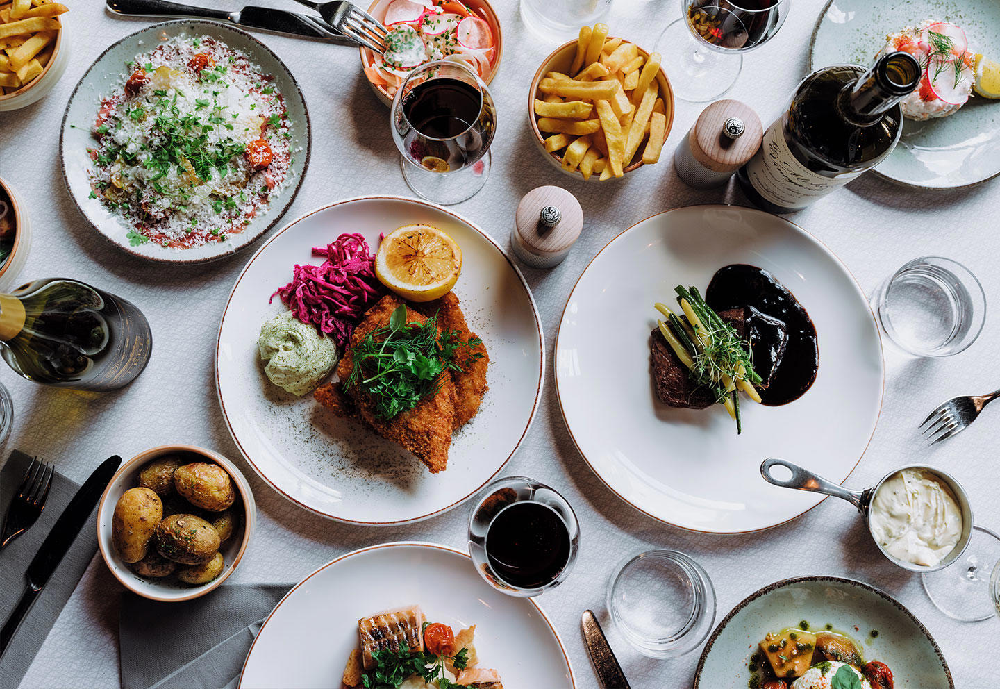 ICEBAR & Middag för två