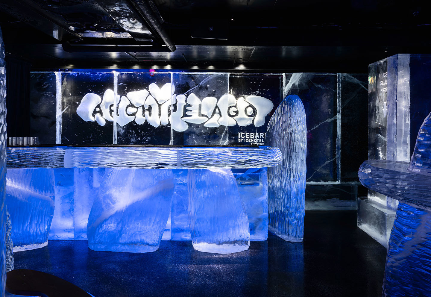 ICEBAR & Middag för två