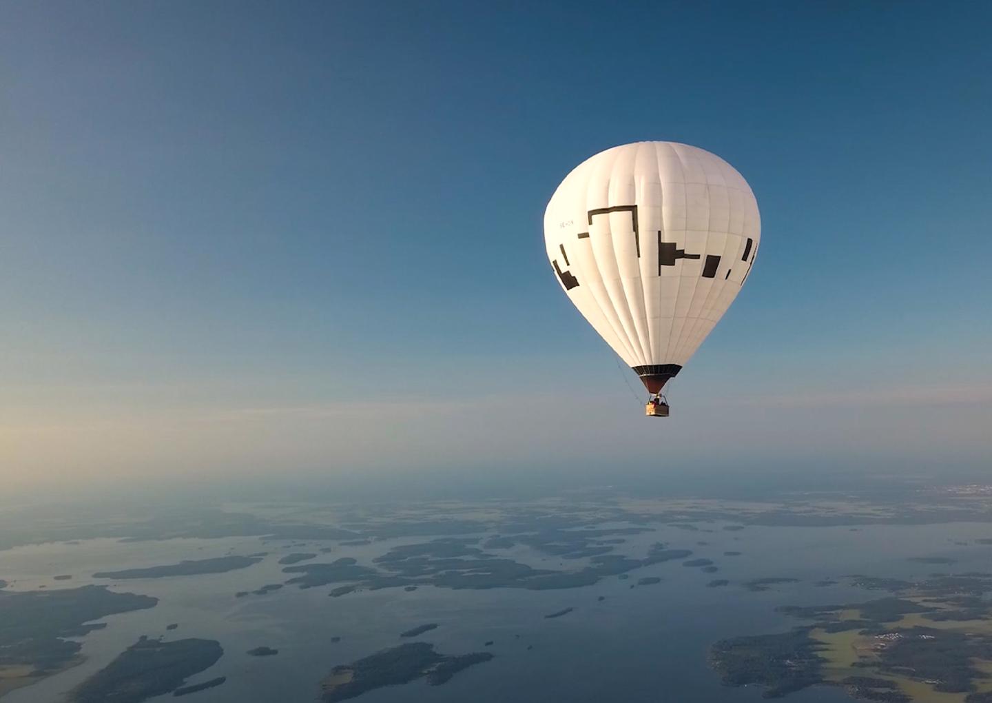 flyga luftballong stockholm