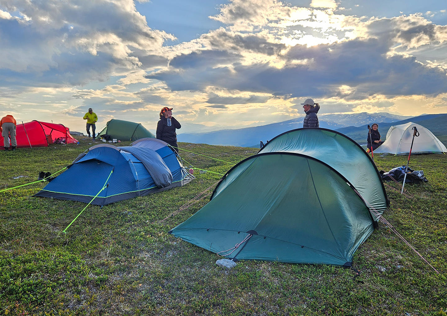 Tälttur i vildmarken för två