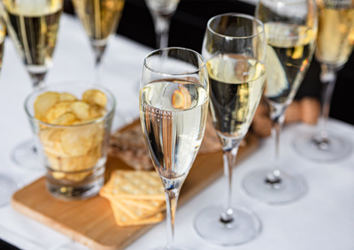 Bubbelprovning med tapas för två